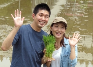 鳥取県をディスった宮崎謙介氏、妻・金子恵美氏とともに「水木しげるロード」を自腹訪問しまさかの展開に…