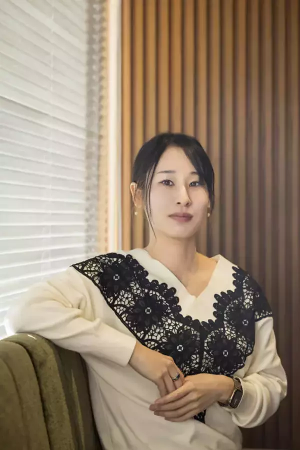 「お金に振り回されない人生を送るために！ 今真剣に考えておくべきこととは何か【佐藤舞インタビュー第2回】」の画像