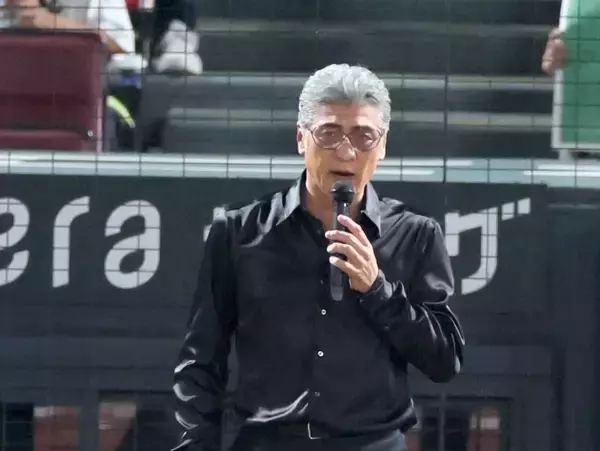 「自分で己の人生を解説してはいないか」吉川晃司が11月に予定していた著書の刊行を中止