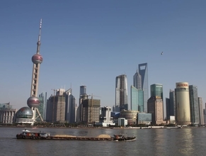 上海で日本のアニメソングを歌唱中に強制中断。公式サイトでは「やむを得ない諸事情により」と説明