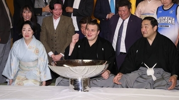 安青錦がウクライナ出身力士初の幕内最高優勝！ロシアのウ侵攻きっかけに来日