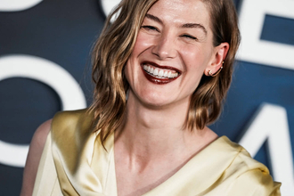 「ある意味、正気ではなかった」ロザムンド・パイク、『ゴーン・ガール』後の18カ月の空白を後悔