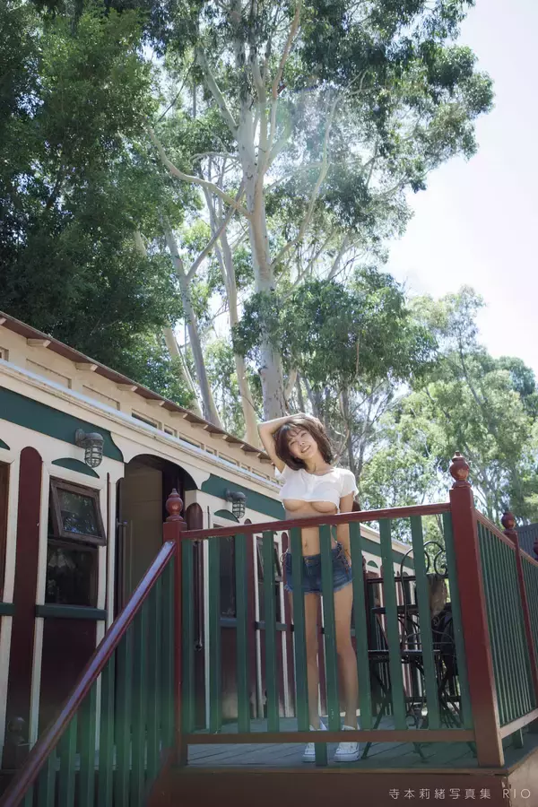 「「令和の至宝」寺本莉緒の2nd写真集、タイトル決定！"衝撃バスルームカット”も先行公開」の画像