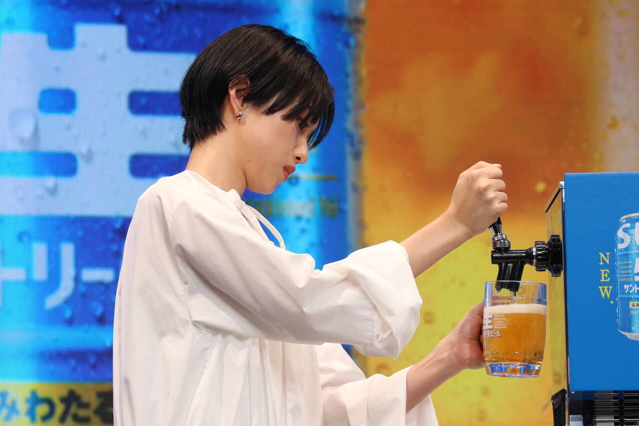 河合優実「スカッとした『沁みわたるのどごし』、爽やかですね」酒類CM初出演