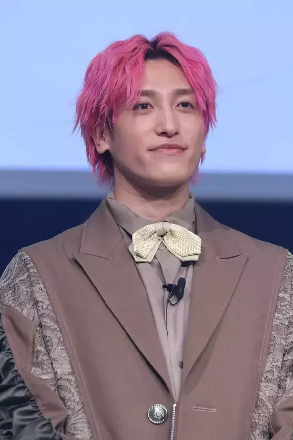 「王林「毛と毛の間から見える目ってセクシー」独特表現で、好きな男の髪型語る」の画像