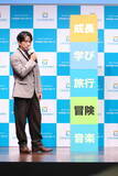 「岡田准一、人体模型にハマる。「骨から学んでいます。筋肉ではなく腱で動いています」」の画像4