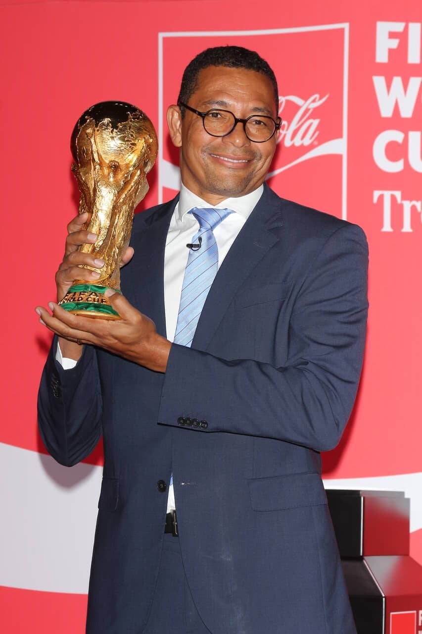 日本サッカー協会会長、W杯“生”トロフィーに「こんな近くで見るのは初めて」少年のようなコメント