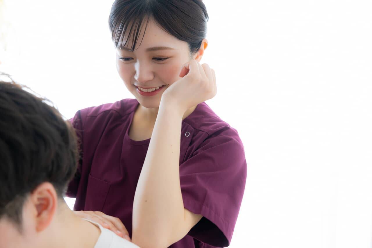 【脳梗塞の出版局長】半身不随から復活できるのか!?  歴史的酷暑とは無縁の快適リハビリ生活。とはいえ〝立って歩くこと〟が大困難の巻【真柄弘継】連載第4回