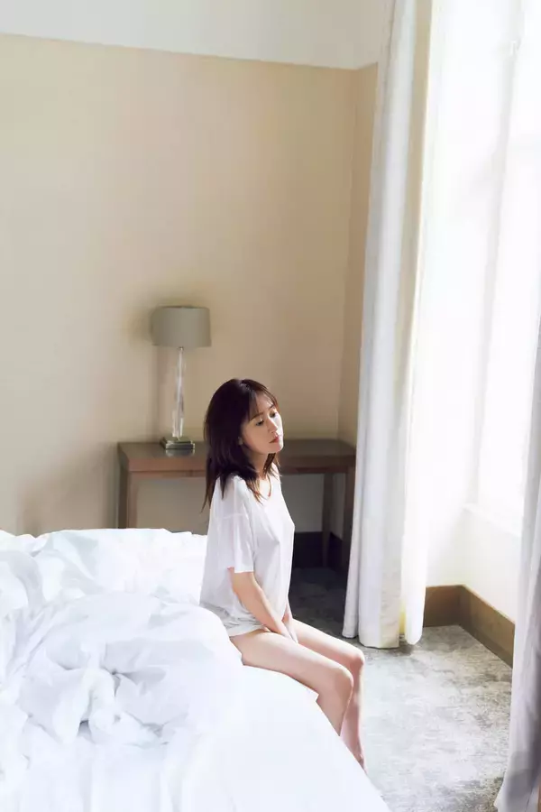 「【3/2更新】Amazon1位！前田敦子、ラスト写真集『Beste』から中面カットをチラ見せ」の画像