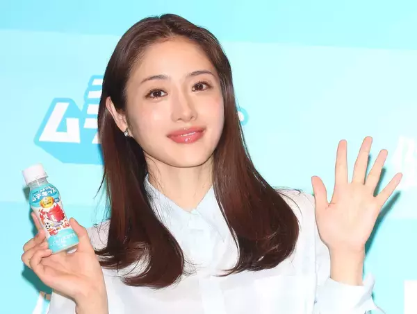 「子どもと見つめ合って…」石原さとみが実践する、子育て“たった一つのルール”