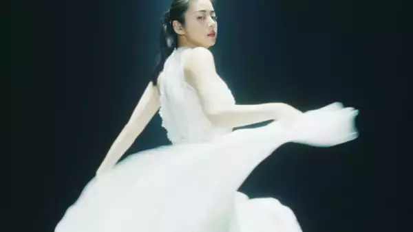 「バレエ女子だった池田エライザ、小学生でお化粧「初めて顔につけてもらった化粧品は…」」の画像