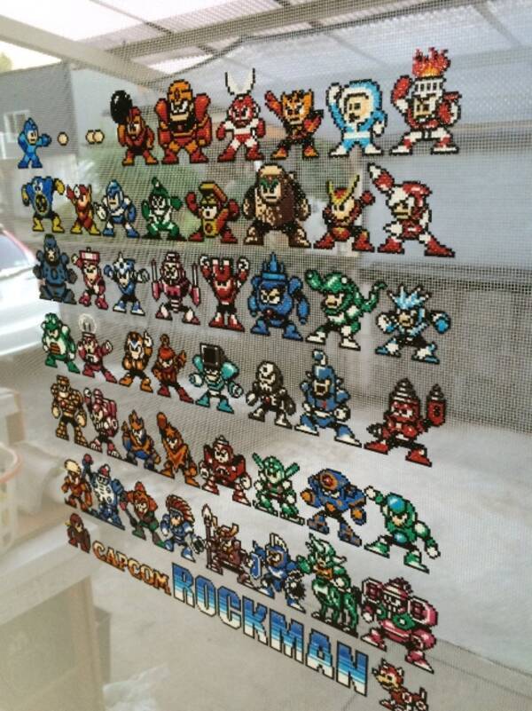 網戸をキャンバスにしたドット絵アート 網戸ット に反響 100均アイテムで ロックマン や Ff3 のドット絵再現 17年3月17日 エキサイトニュース