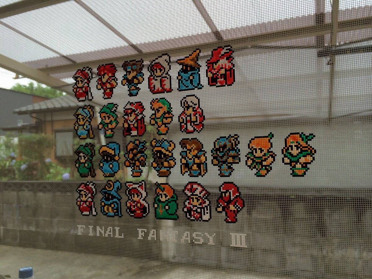 網戸をキャンバスにしたドット絵アート 網戸ット に反響 100均アイテムで ロックマン や Ff3 のドット絵再現 17年3月17日 エキサイトニュース