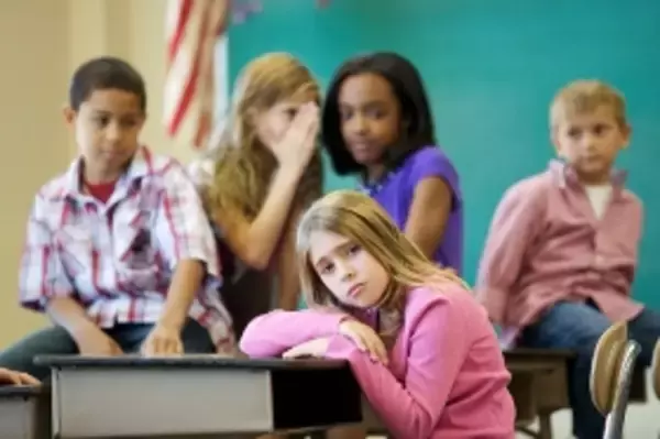 鉄パイプで殴る小学生…大阪の深刻ないじめ問題、主導すべき市教委は通報を無視