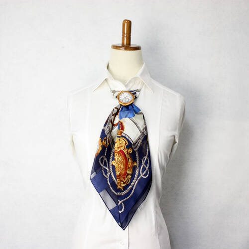 女子高生起業家、ネックウェア会社4年目の岐路～ファッションで女性の社会進出を促す？