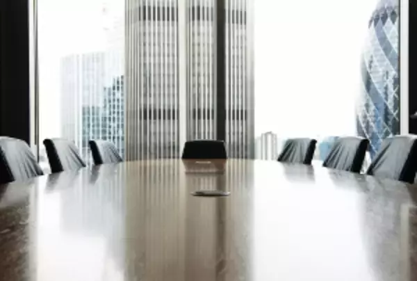 女性役員登用の増加は企業を滅ぼす？海外では株価下落、企業価値棄損、相次ぐ上場廃止…