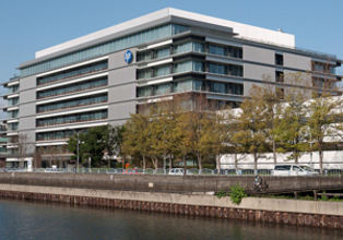 日本HP、不当解雇判決後の社員に病院検査を受けさせ、「要治療」と無給休職を命令
