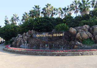 ディズニーランド、疲弊する現場にキャストらが会社と争い　突然解雇や偽装請負疑惑も