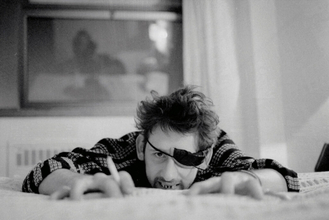 シェイン・マガウアン（ザ・ポーグス）の人生に迫るドキュメンタリー映画『シェイン 世界が愛する厄介者のうた』が6月3日（金）より全国順次公開決定！