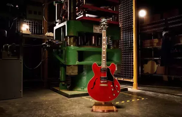 「ブルース、ロック、ジャズ、ソウル、R&Bなど、幅広いジャンルで長年愛用されてきた『ES-335 50s』と『ES-335 60s』の2モデルがリリース」の画像