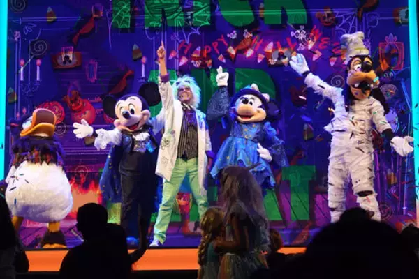 「キングダム ハーツのドナルド＆グーフィーが登場！本場カリフォルニアのハロウィン：海外ディズニー特集」の画像