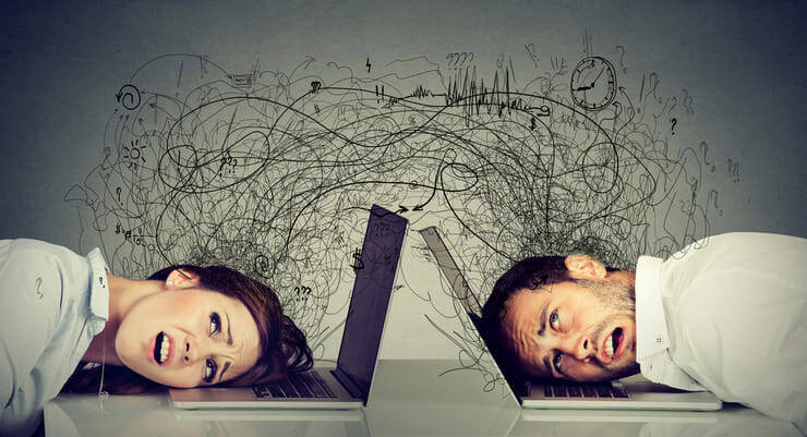 目の疲れをとる方法とは？ 眼精疲労を防いでデスクワークを快適に！