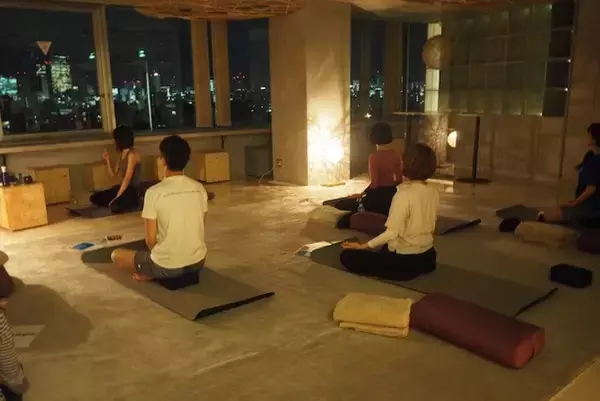 「最強の”姿勢矯正ポーズ”に挑戦！ZERO GYM(ゼロジム)の猫背改善プログラムを体験してみた」の画像