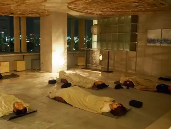 「最強の”姿勢矯正ポーズ”に挑戦！ZERO GYM(ゼロジム)の猫背改善プログラムを体験してみた」の画像