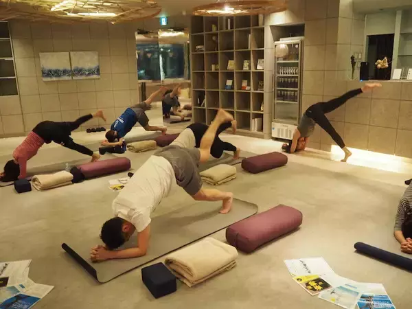 「最強の”姿勢矯正ポーズ”に挑戦！ZERO GYM(ゼロジム)の猫背改善プログラムを体験してみた」の画像