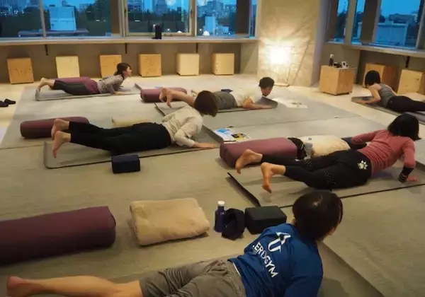 「最強の”姿勢矯正ポーズ”に挑戦！ZERO GYM(ゼロジム)の猫背改善プログラムを体験してみた」の画像