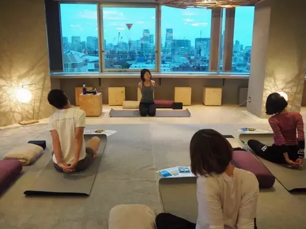 「最強の”姿勢矯正ポーズ”に挑戦！ZERO GYM(ゼロジム)の猫背改善プログラムを体験してみた」の画像