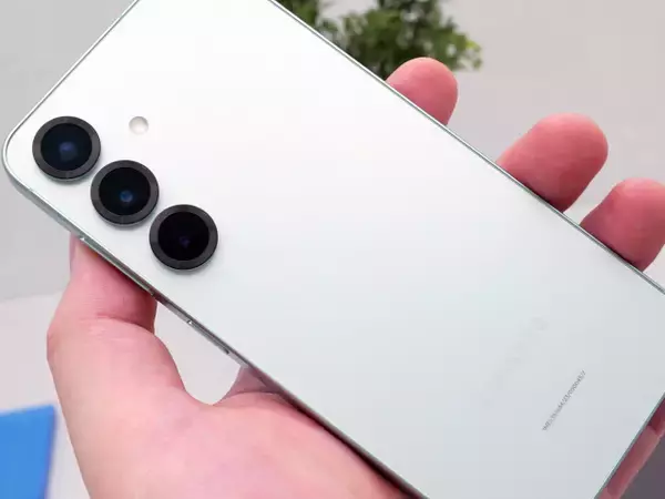 Galaxy S26「マグネット充電対応」ほぼ確定、ケーブル不要の充電器など順次発売へ