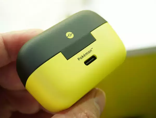 「【ポケモン】Anker「ピカチュウ仕様の充電アイテム」レビュー、急速充電器やトラベルポーチ、変換プラグなど旅が楽しくなるラインナップでイーブイデザインのイヤホンも」の画像