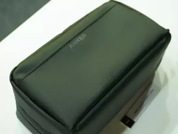 「【ポケモン】Anker「ピカチュウ仕様の充電アイテム」レビュー、急速充電器やトラベルポーチ、変換プラグなど旅が楽しくなるラインナップでイーブイデザインのイヤホンも」の画像