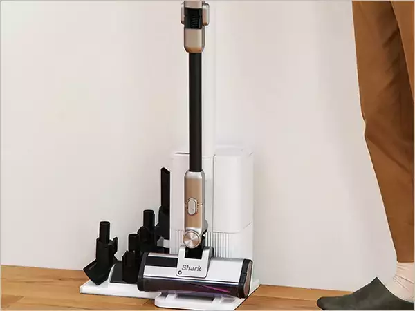 【特報】Shark「コードレススティック掃除機」63％オフで投げ売り、部屋中どこでも使えて自動ゴミ収集ドックも
