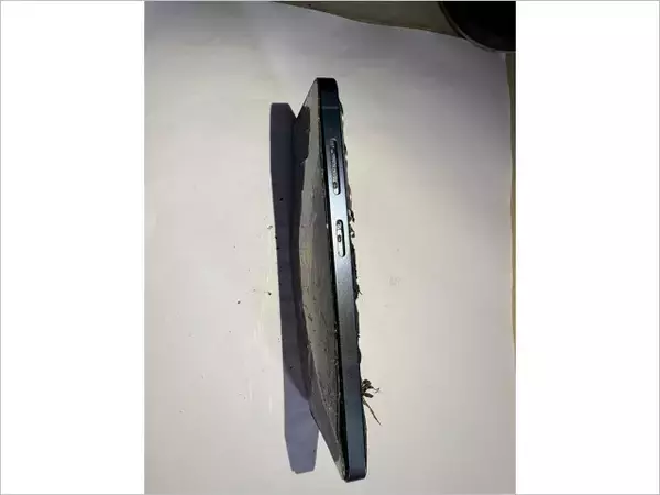 「【注意】Galaxy S26いきなり爆発、服にも引火し両手や性器を大火傷する惨事に」の画像
