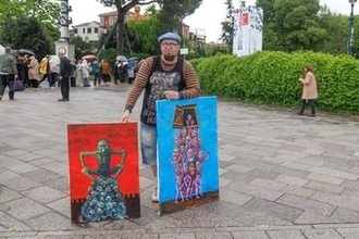 プーチン氏批判の風刺画で知られるロシア人アーティスト、亡命先のポーランドで射殺される