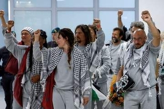 ガザ支援船団の活動家、イスラエルで虐待受けたと主張　拘束中の性暴力を告発