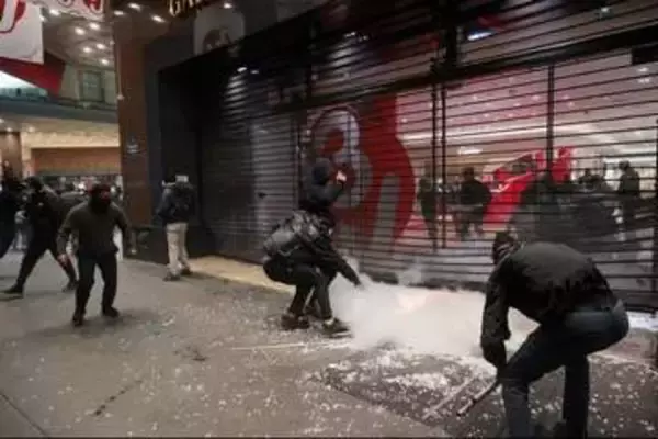 フランス暴動の略奪品をフリマ出品、大手ヴィンテッドが対応表明　政府も監視強化
