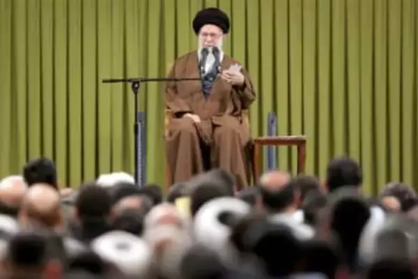 健康不安説のイラン最高指導者、唯一の戦略は「様子見」　相次ぐ危機にデモ発生も静観