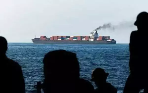 中国からイランへ向かっていた拿捕船、船内で見つかった物資は「最高機密」　トランプ氏