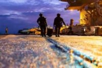 トランプ氏の軍事的野望の先頭に立つ米空母ジェラルド・フォード、最長展開記録を更新へ