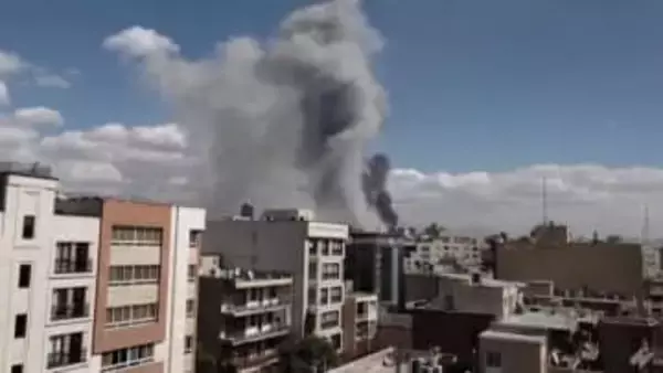 イラン、地下トンネルに並ぶドローンの映像公開　中東の米軍基地攻撃に使用と主張