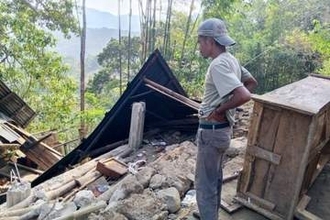 インドネシア地震、死者47人に　2000人避難