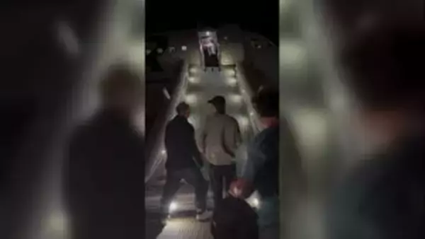 離陸中の航空機にはねられ死亡、フェンスを乗り越えて滑走路横断　米デンバー空港
