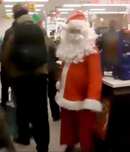 サンタとエルフに扮した窃盗団、スーパーの食料品持ち去る　ロビン・フッドから着想と活動家団体　カナダ