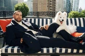 テイラー・スウィフトとトラビス・ケルシーの愛犬は白いサモエド、「謎の犬」から昇格