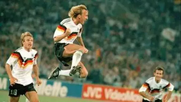 サッカーW杯のユニホーム、最高傑作は30年前のモデル