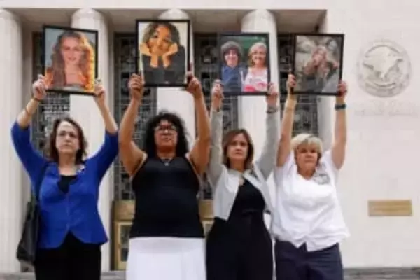 SNSが「子どもの脳内中毒を設計」、ユーザーがメタとYouTube訴えた裁判始まる