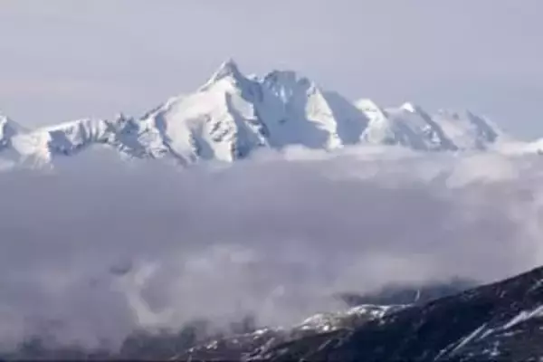 オーストリア最高峰で恋人を置き去りにして死なせる、登山者の男に有罪判決　執行猶予付き